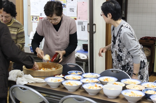 Preparing for Lunch